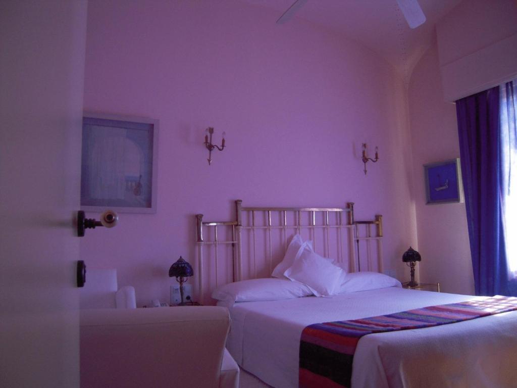 Hotel Torre Marti Sant Julia de Vilatorta Room photo